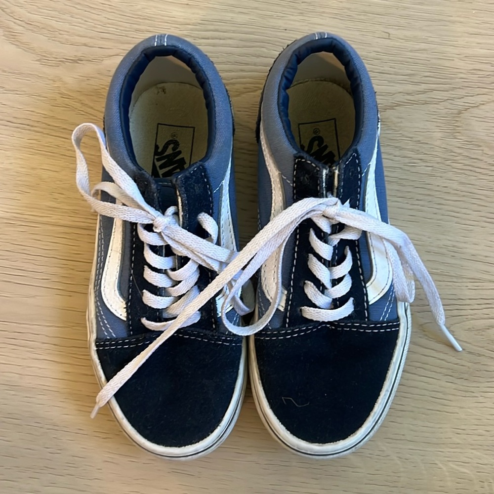 Lace up kids vans tennis shoes